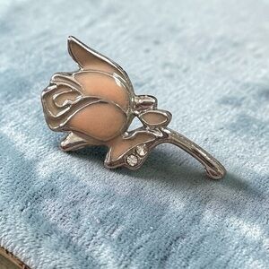 Vintage Elegant Silver Rose Brooch Pin